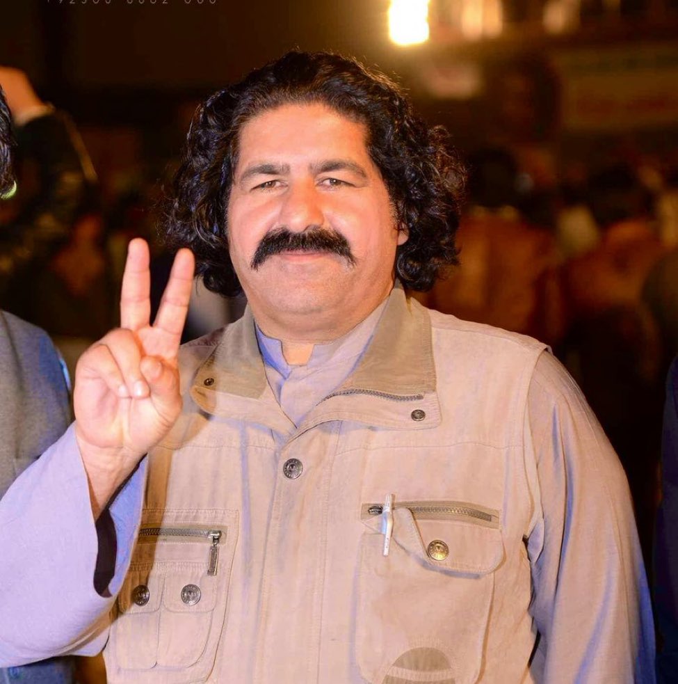 Achakzai__raziq's tweet photo. موږ په خپل کړې بغاوت باندي پښېمانه نه یو 
#AliWazirSymbolOfResistance https://t.co/IC3ghfIf1I