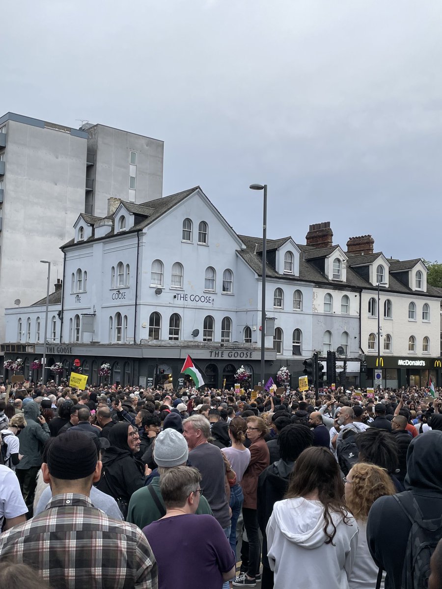 Walhamstow right now. Thousands of people - local community, pro- Palestinians, anti fascists. no right wing rioters in sight