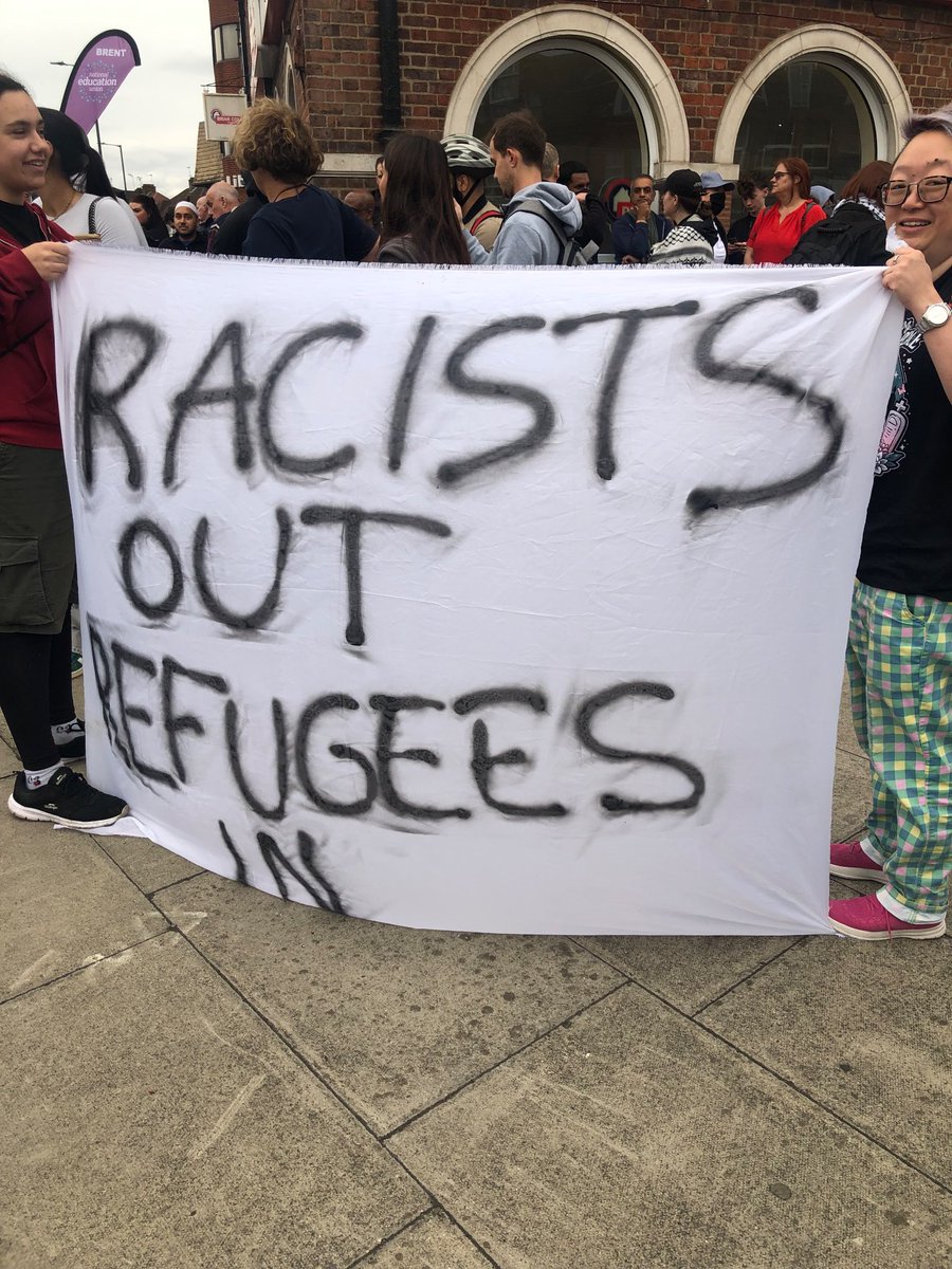 ThyInnerView's tweet photo. @Jikkyleaks @TheOriginalSai @Jikkyleaks Closet racist. Good riddance. https://t.co/4GApPzzvHr