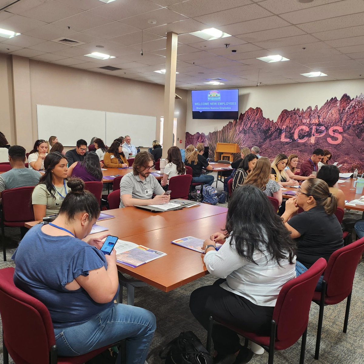 LCPS_HRConnect's tweet photo. Welcome Aboard New Employees! We had a very information day for orientation at LCPS!! THANK YOU EVERYONE for helping our community and growing together!! Let's make this year strong together 😁 https://t.co/725RgNGk1U