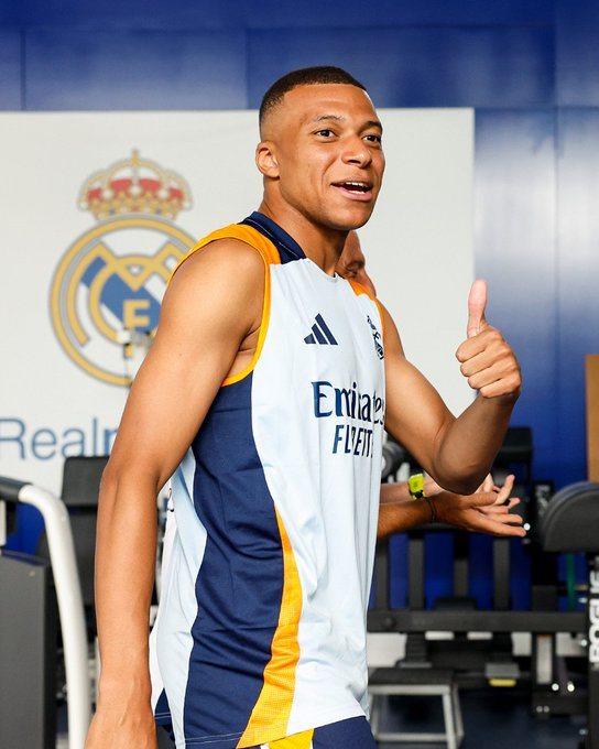 SVargasOK's tweet photo. ¿Cuántos goles creen que marcará Mbappé en su primer temporada en el Real Madrid? https://t.co/9AwtmQGBtx