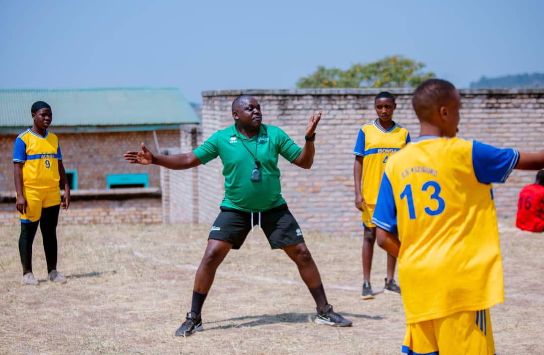 FerwahandRwanda's tweet image. Kuva tariki 05/08 kugeza tariki  19/08, MINISPORTS ku bufatanye na AFD bateguye umwiherero w&apos;abana muri #IsongaProgram.

Muri Handball, hitabiriye abahungu n&apos;abakobwa 95 bava mu bigo bya ADEGI, ISF Nyamasheke, Kiziguro SS, ES Kigoma na TTC de la Salle batarengeje imyaka 14.