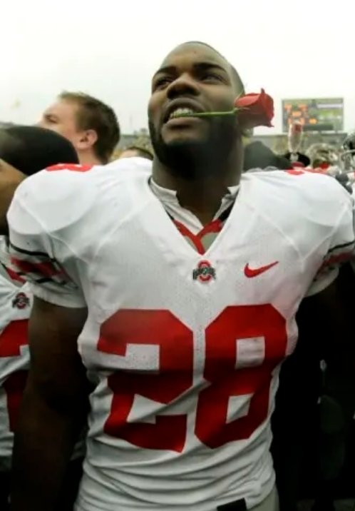 bucknut_ts306's tweet photo. @TomAClock Good Buckeye afternoon Ohio State Fans! It's a great day to be a Buckeye and honor a Buckeye! Especially this man! Happy birthday to Chris "Beanie" Wells! Only 115 days until That Team Up North! #GoBucks #TheGame https://t.co/55SAA3pnxr