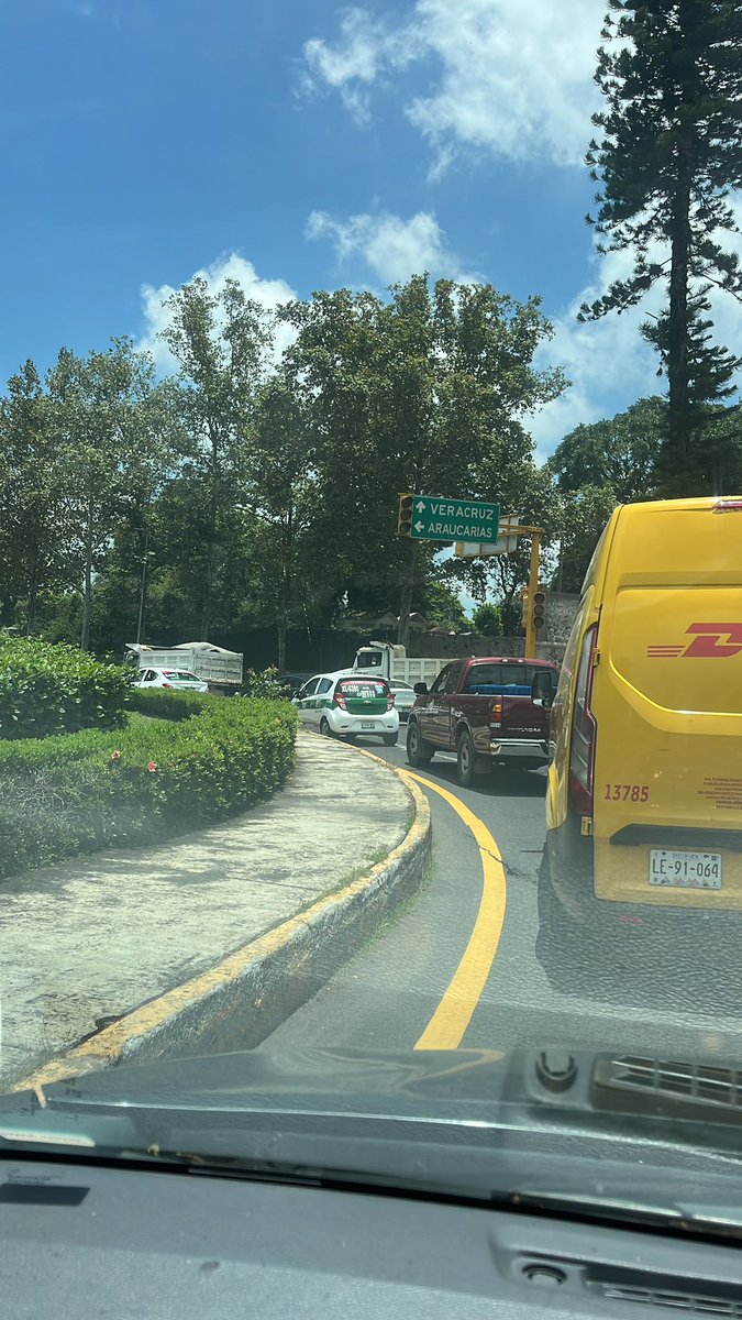 marmgm_'s tweet photo. Toma tus precauciones en Lázaro Cárdenas, a la altura del hotel HB https://t.co/wvWXmIELTZ