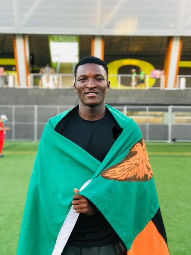 ZedMusicBlog's tweet image. E-MARK pledges the soon to be announced iPhone 16 Pro Max.

E-Mark wrote: We pledge the soon to be launched iPhone 16 Pro Max to Muzala Samukonga if he secures a Gold medal in tonight’s 400m final race.

#RaceToWin #SupportChampions