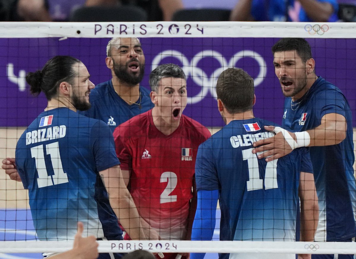 sportricolore's tweet photo. 🇫🇷 Le volley mérite tellement d'être beaucoup plus médiatisé et suivi en France 🏐

Le divertissement ultime 🔥

#Paris2024 

📸 CNOSF / KMSP https://t.co/ecqgjnGm6E