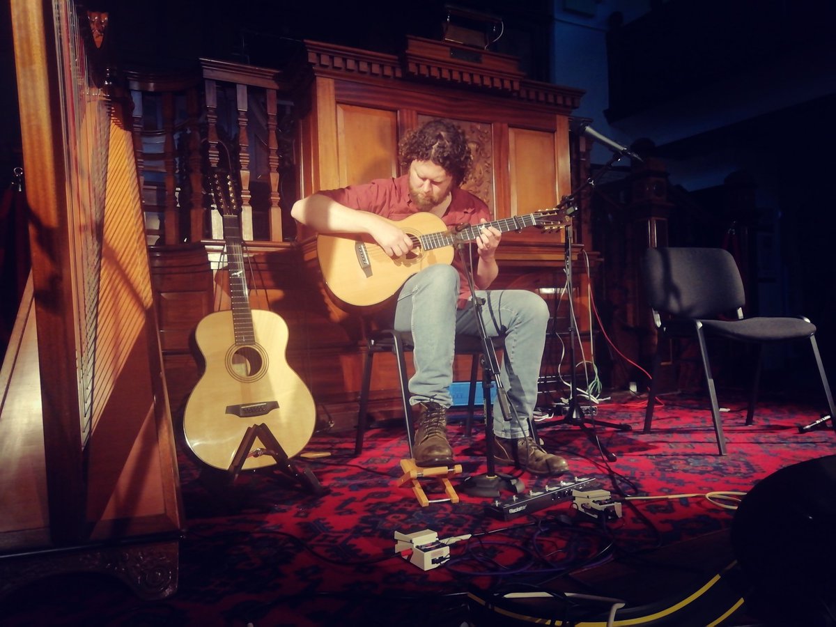 Toby Hay's ethereal beauty sweeping across <a href="/PontyMuseum/">Amgueddfa Pontypridd Museum</a> this evening, and that's before he's even picked up the twelve-string...

<a href="/tobyhaymusic/">Toby Hay</a> <a href="/PontyTC/">PTC</a> #TymorYrHaf

pontypriddtowncouncil.gov.uk/tymor-yr-haf-p…