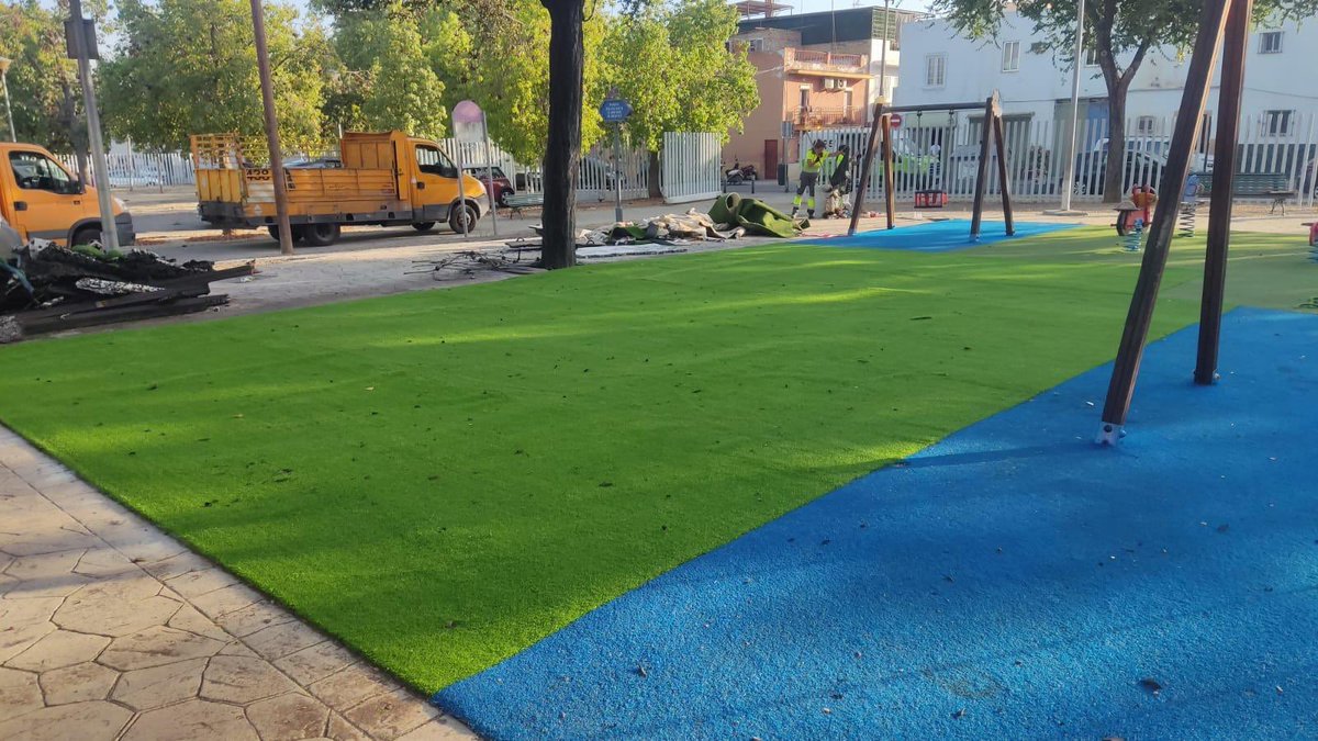 DtoCerroAmate's tweet photo. ⚠️ Hoy a las 13:00h en el 📍 Parque Francisco Garrido (San José de Palmete) se produjo un acto vandálico que quemó los juegos infantiles. 🛝🌳

Agradecemos la rápida actuación del Servicio de Parques y Jardines para que esta noche podamos disfrutar de El Fandango y el Verdial 🙌. https://t.co/1VtwlAjt77