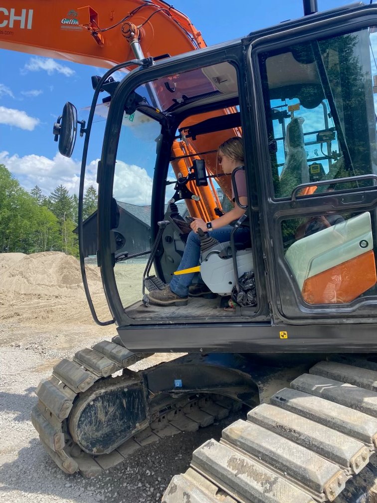 QIIICareerTech's tweet image. .@QuestarIII #BOCES #HeavyEquipment students are hard at work this summer! With our #YouthApprenticeshipProgram, Mackenzie Madisyn &amp;amp; Josh are getting 200 hours of paid, on the job training before returning to their program this fall! #QuestarIII #CTE #CareerTechEd