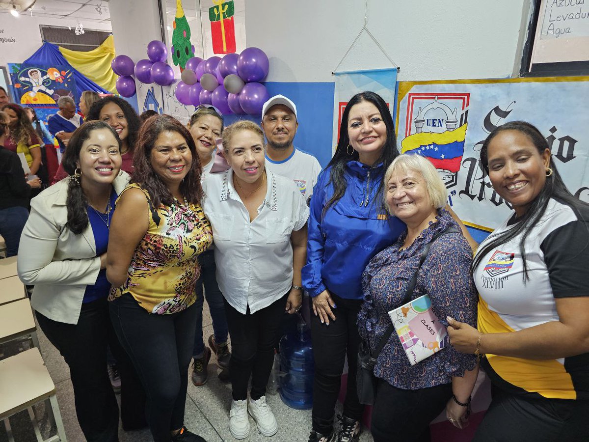 Entrega del premio de Gestión Institucional Integral de Calidad Educativa "Belén San Juan 2024", llevado a cabo en la ETR Fermín Toro #Carabobo #RadioEducativaCarabobo
 Que viva Carabobo 🇻🇪

<a href="/NicolasMaduro/">Nicolás Maduro</a>
<a href="/_LaAvanzadora/">Yelitze Santaella</a>
<a href="/rafaellacava10/">Rafael Lacava</a>
<a href="/xiomaluna/">XIOMARA LUNA PROFESIONALES Y TÉCNICOS</a>

#JusticiaSoberana