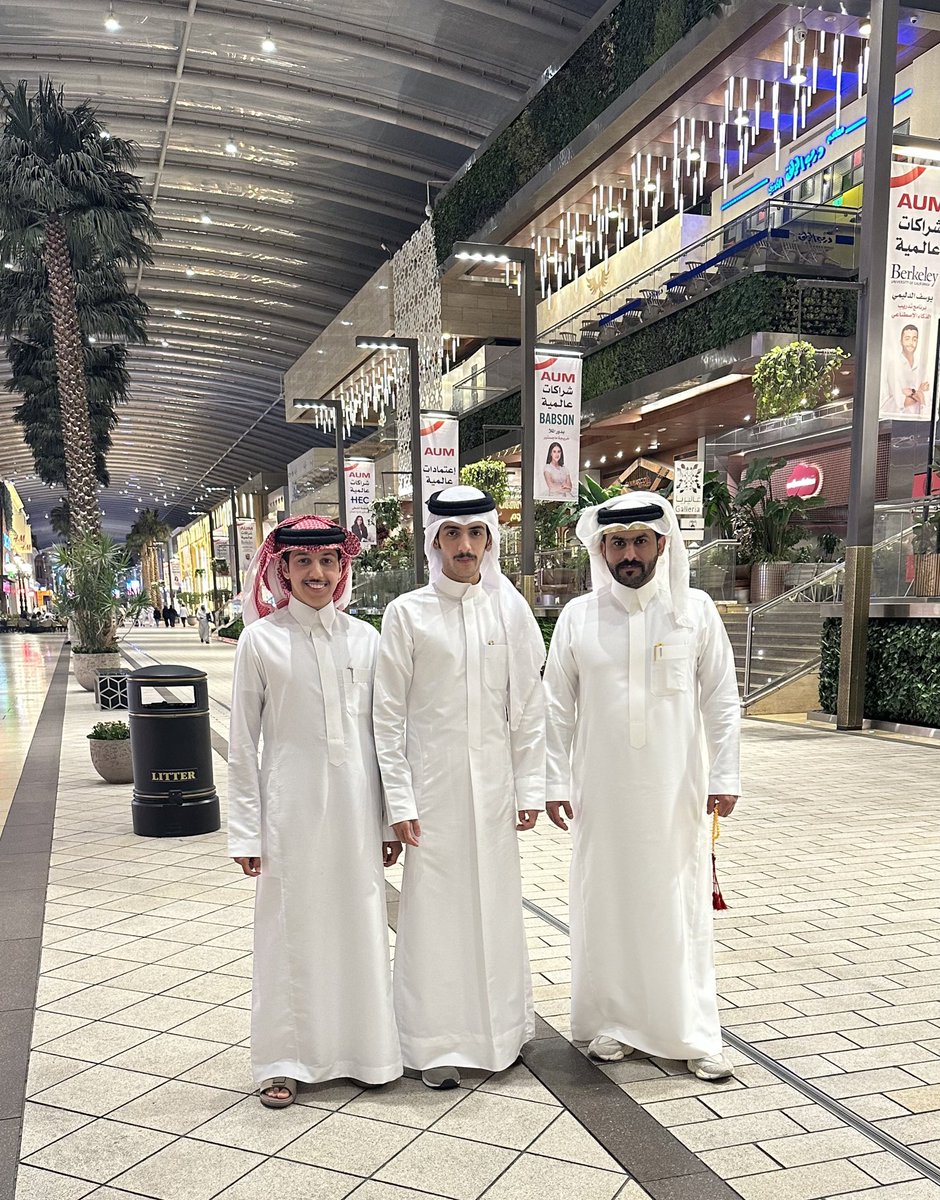 thmer911's tweet photo. سعدنا بالأمس 
•
•
بزيارة ابن العم عمر بن عبدالعزيز الجروه الخالدي بدولة الكويت صاحب الوقفه ومجملنا عند القريب والبعيد وهذا الي ينطبق عليه البيت 
راعّي الوقفه عرفناه بقبَــولة 
أبلجٍ روس النوايف تعداها 
 الله يجود عليه ويكثر خيره @2alkhaldie @3lerQ @Bin5ald911 #paaet https://t.co/fkJyHkrRS1