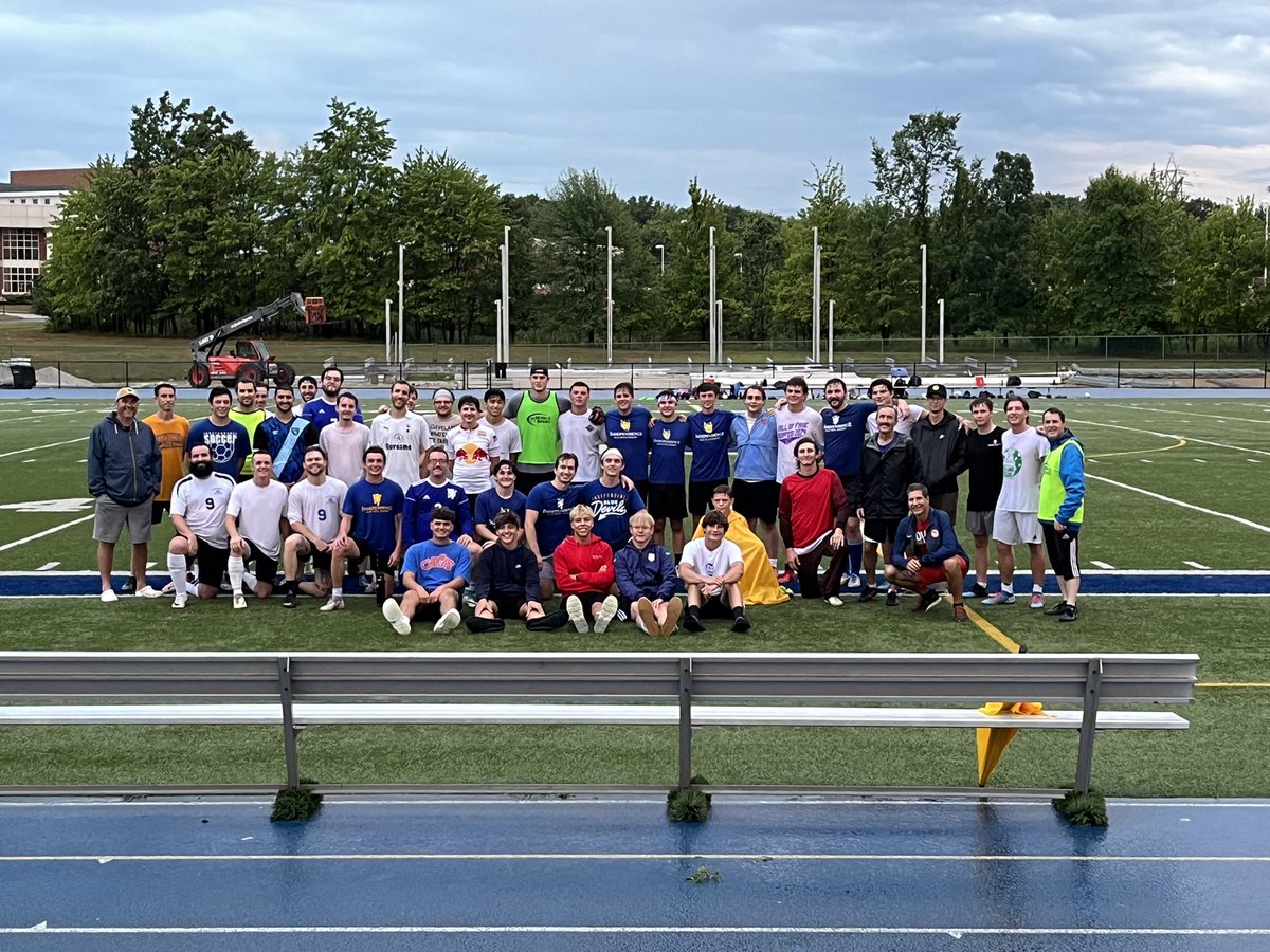 Thank you to all the Alumni for who came out for the Alumni Game yesterday! It was a great experience to see old and new generations of Blue Devil Alumni face off! We hope to see you next year!