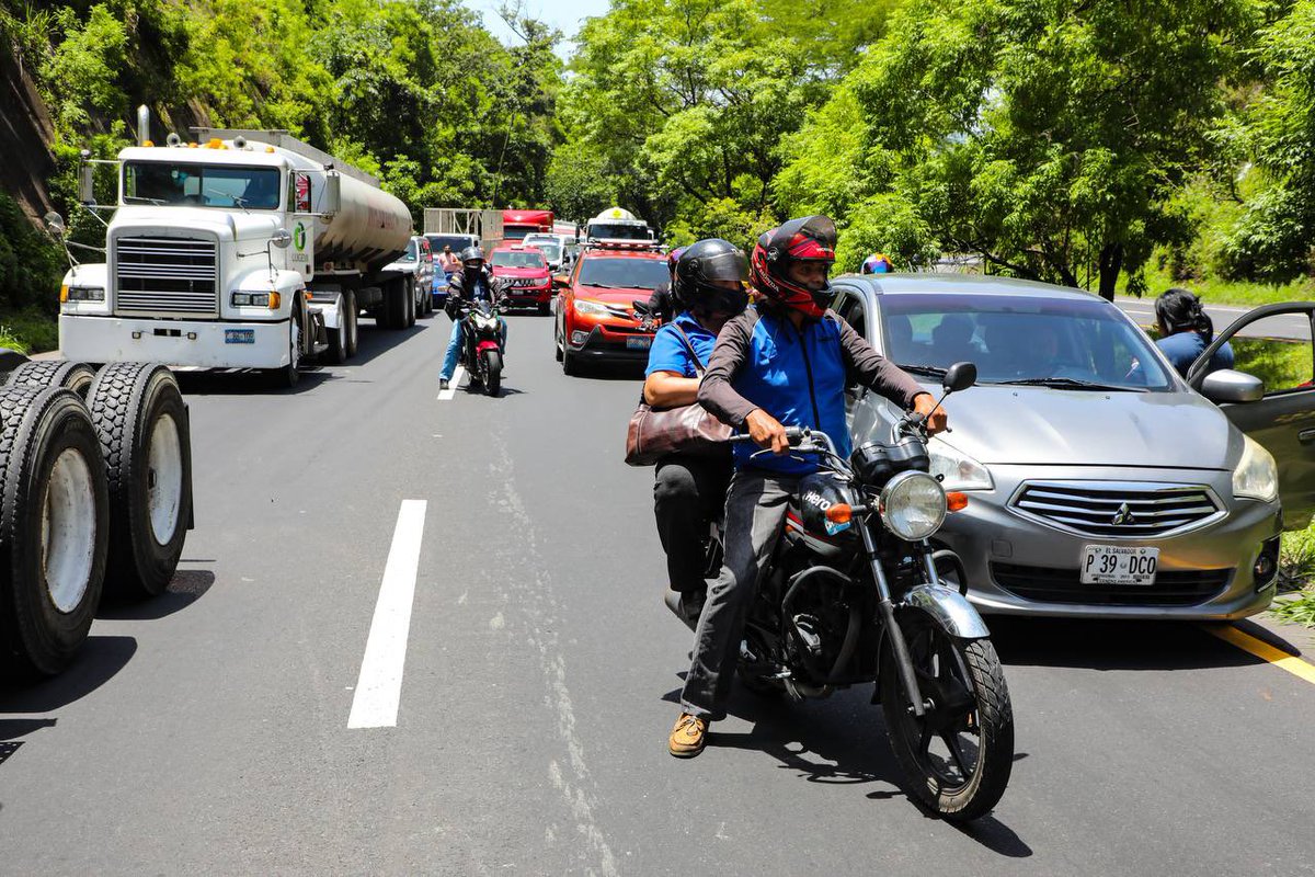 Diario El Salvador tweet media