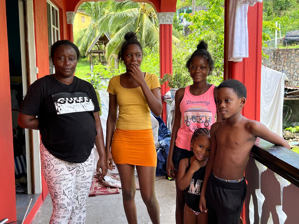 IOM_Caribbean's tweet photo. 🙏 The IOM team is in Clare Valley 🇻🇨 with Latonya Collins and her family after their home in Union Island was devastated. 🏚️ Thanks to the kindness of local residents, they've found temporary shelter. 🌟 Together, we can be a beacon of hope!💖 #HurricaneBeryl #BerylRecovery https://t.co/XP76mV1q22