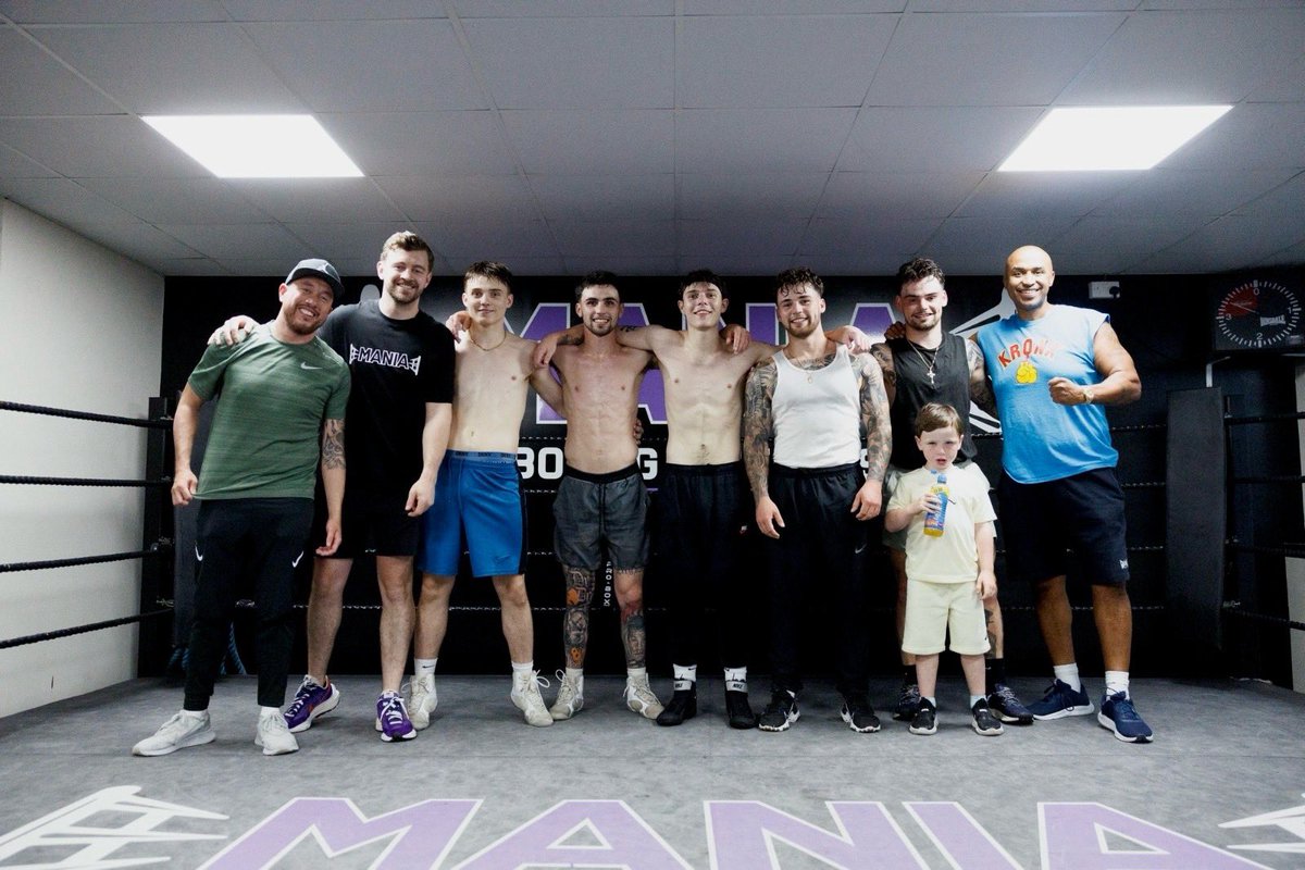 Nice to catch up with <a href="/mcgurk93/">Michael McGurk</a> &amp; his stable of fighters yesterday at The Mania Boxing Gym. It’s good to see him transitioning really well from fighter to coach #Boxing 

📸 <a href="/DeanCohen66/">Dean Cohen</a>