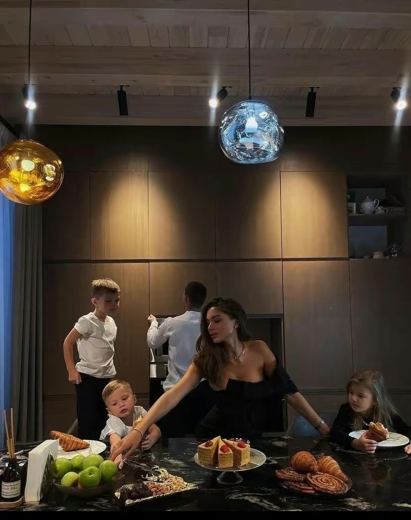 Hayaliyle yaşıyorumm