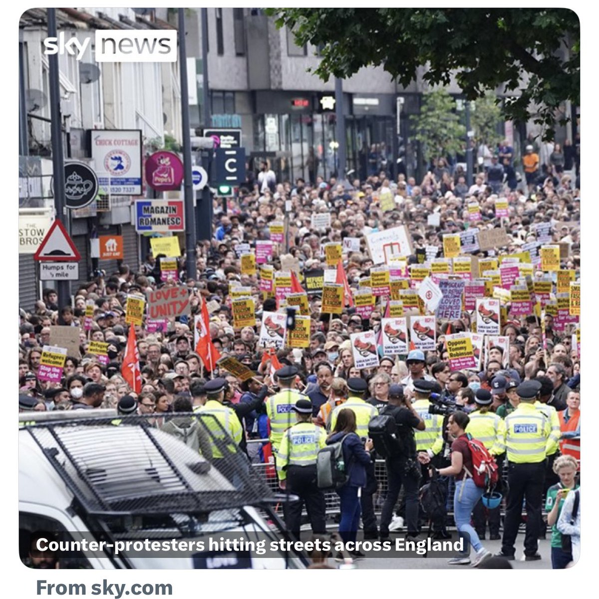 Thousands of counter-protesters hit streets across England 

Hope NOT hate❤️