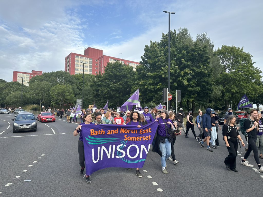 amyrushrush's tweet photo. The good people of Bristol coming out again to make it clear that fascists are not welcome https://t.co/0ys9j8haqc