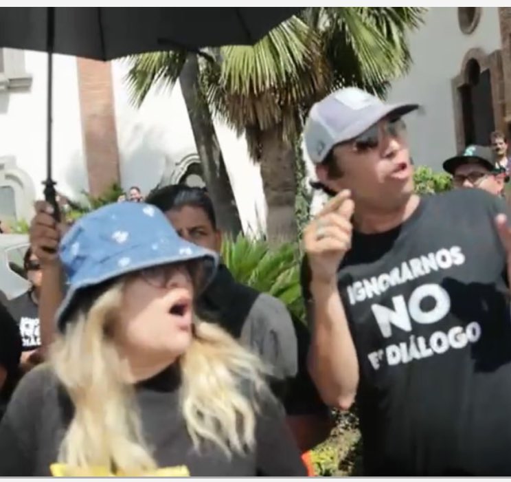 fernandeznorona's tweet photo. Ernesto Villanueva y Laura Moreno parece que son sus nombres y NO son trabajadores del Poder Judicial. Fueron los más violentos ayer y, por ende, los instigadores de la violencia en nuestra contra. https://t.co/ImSXp4P5PA