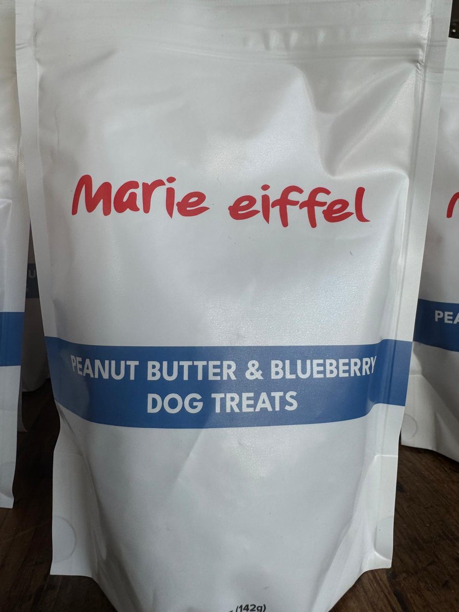 marieeiffel's tweet image. Treat your furry friend to a delightful blend of peanut butter and blueberry goodness! 🐾🍇 Crafted with love, our Marie Eiffel dog treats are a tasty and nutritious snack your pup will adore. 💕🐶 #MarieEiffel #DogTreats #PeanutButterBlueberry #HealthyTreats #FurryFriends
