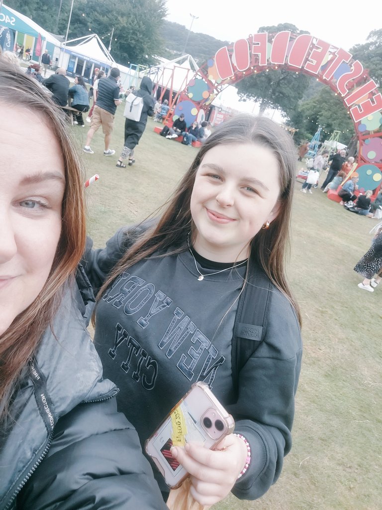 karentaylor54b's tweet photo. Spent few hrs with Lois after her shift in the Eisteddfod today I headed to the Maes after a meeting in work with a colleague based in England I spent time telling him about the event &amp; how exciting it is He said you're lucky to have the event in your town he was right we are ❤️ https://t.co/OU2evnB4OQ