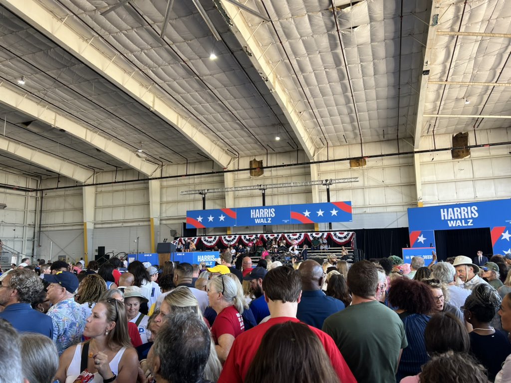 _bryanwithay's tweet photo. Already starting to fill up here in Detroit!! #HarrisWalz2024 https://t.co/t62gryJmuw