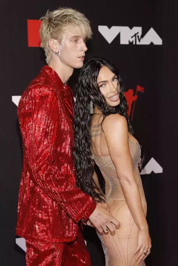 mgkarchived's tweet photo. @machinegunkelly and Megan Fox at the 2021 VMA’s. ❤️

❌❌ https://t.co/hJsHST1hLw