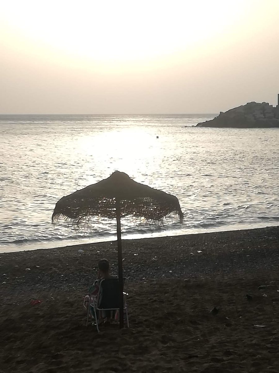 "Tal vez el secreto de la vida consista en esperar menos del futuro y aprovechar más el presente"