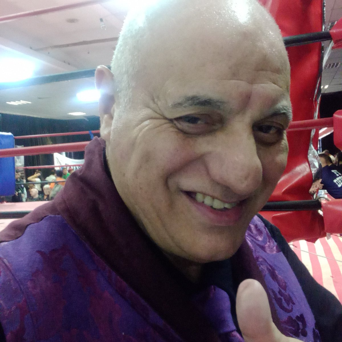 robicobe's tweet image. A LAS 9.40 HORAS CHARLAREMOS SOBRE BOXEO. 
Por Am 12.50   radiochascomus.com.ar un análisis sobre el desarrollo  de los recientes JJ 2024 en el.programa "La voz regional"  conducido por Gustavo Zacañino .Espero este diálogo sea del agrado de todos ustedes.Los espero.Gracias.