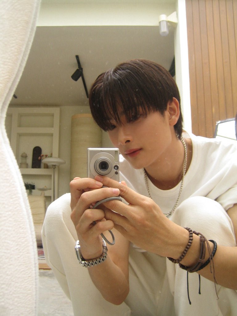 khunppol tweet picture