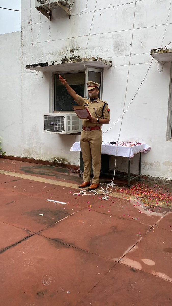 UP-112 POLICE COMM. KANPUR NAGAR tweet media