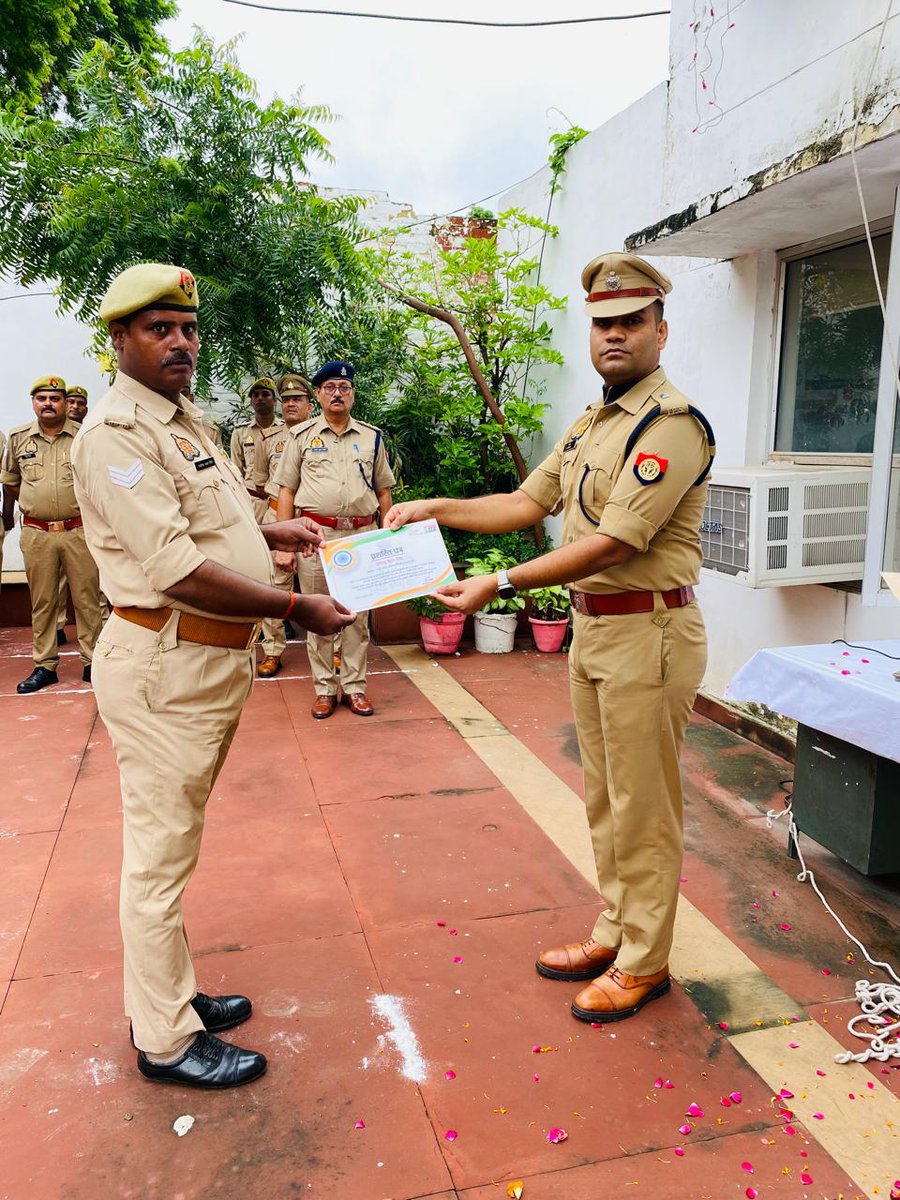 UP-112 POLICE COMM. KANPUR NAGAR tweet media