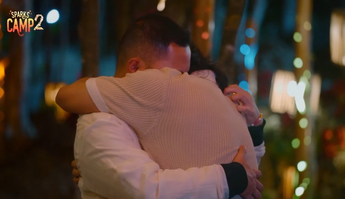 fangurlimnida's tweet photo. Allan and Kyle getting that mutual spark made me so happy 🤩 I knew they'll be endgame since their evening convo by the beach. Really love listening to this couple 'cause they're both so eloquent and good with words. Rooting for their happy ending after the show✨

#SparksCampS2 https://t.co/pjTrB29yVc