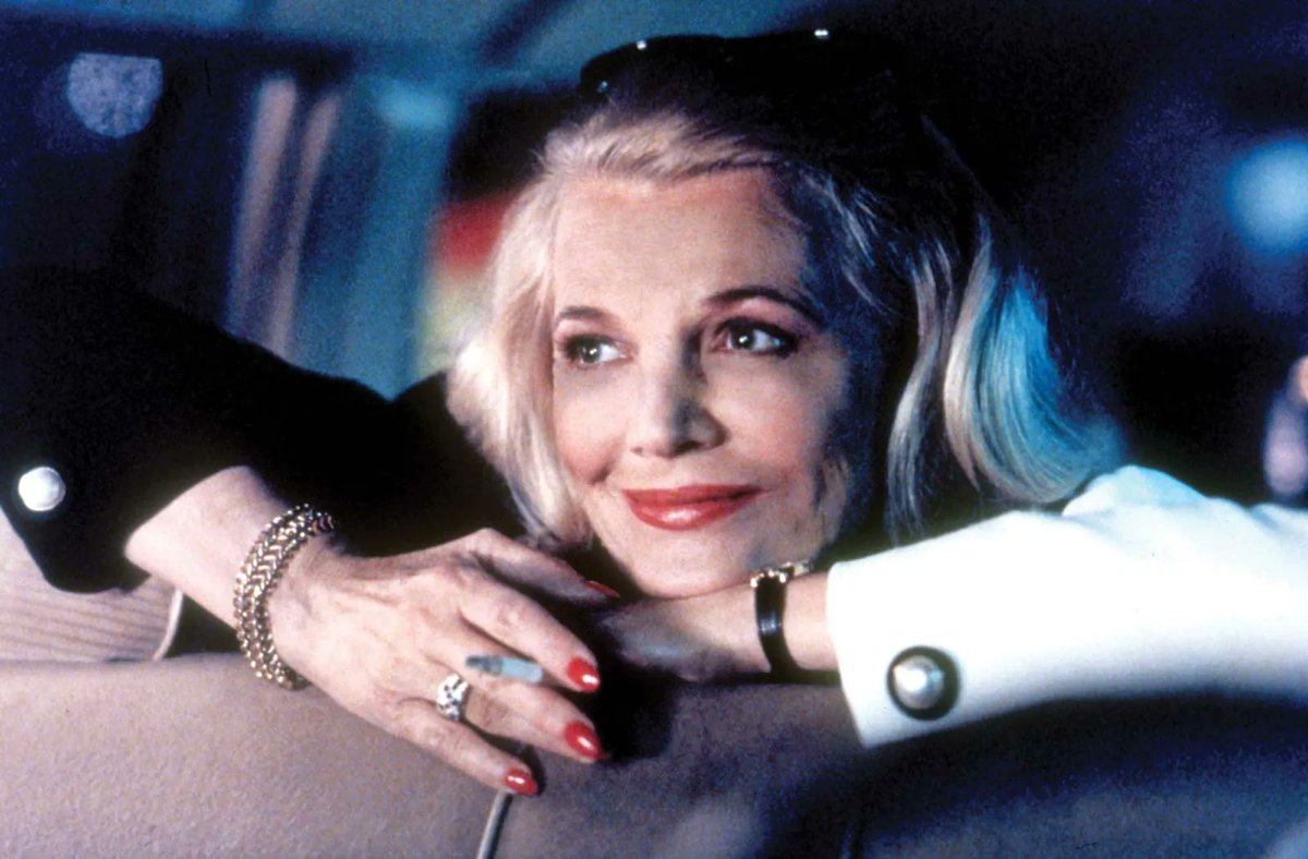 Fuerza, dulzura, carácter, clase, inteligencia y determinación. 

Brilló como protagonista, como secundaria y como recuerdo de muchos que amamos el cine gracias a ella. 

Adiós a Gena Rowlands.

Mi tributo: volver a Otra mujer y Una mujer bajo la influencia.