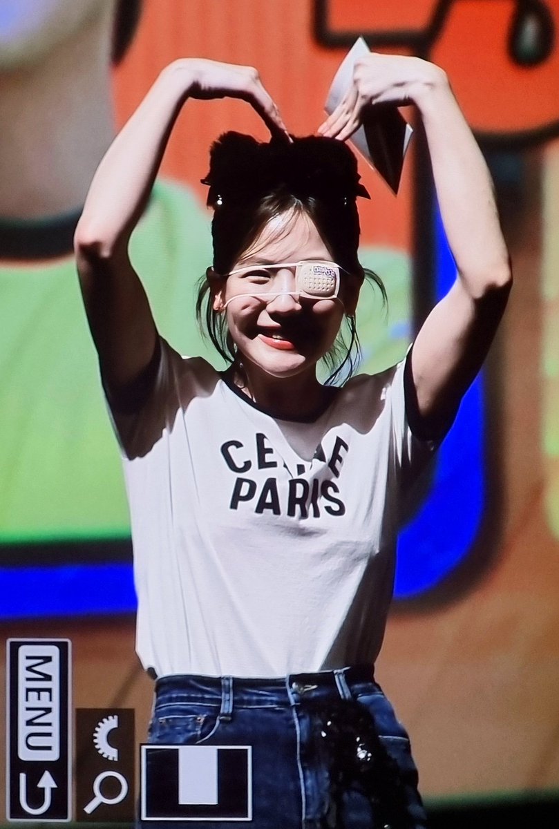 240815 빅토리 무대인사 #조아람

다래끼🥺..
여전히 웃는게 예쁘네🥹🩷
오랜만에 춤추는 ㅎ..아람이 보니까 심장이 뜀