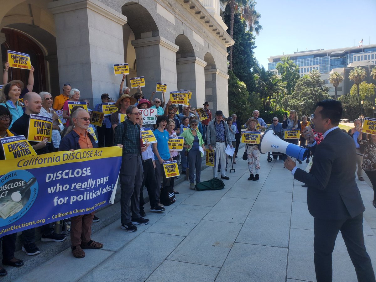 CACleanMoney's tweet image. Great Capitol rally for AB270 &amp;amp; SB24 California Fair Elections Act to allow public financing of campaigns to empower voters!

Inspiring speakers included authors @alex_lee @AsmCervantes &amp;amp; coauthors @SenBlakespear &amp;amp; @JoshBeckerSV.

Now it's up to @BuffyWicks @CASpeakerRivas…