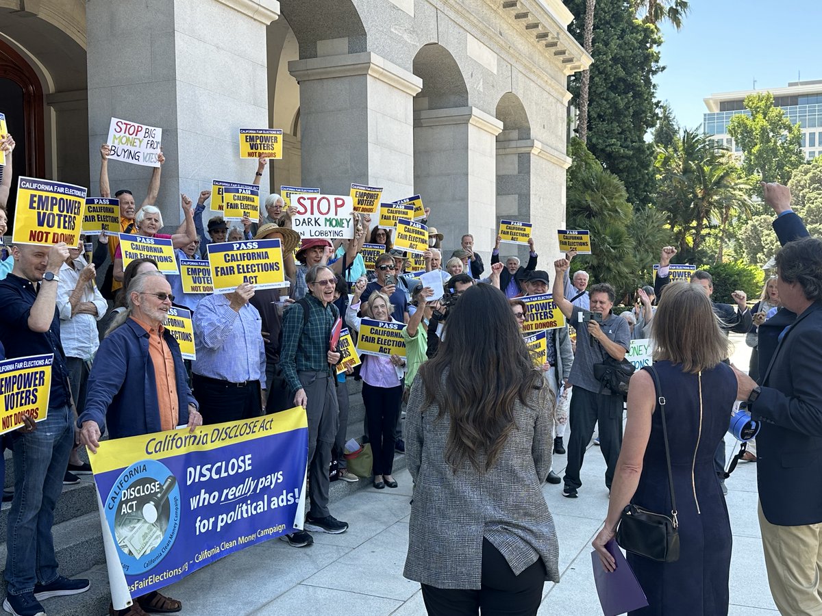 CACleanMoney's tweet image. Great Capitol rally for AB270 &amp;amp; SB24 California Fair Elections Act to allow public financing of campaigns to empower voters!

Inspiring speakers included authors @alex_lee @AsmCervantes &amp;amp; coauthors @SenBlakespear &amp;amp; @JoshBeckerSV.

Now it's up to @BuffyWicks @CASpeakerRivas…