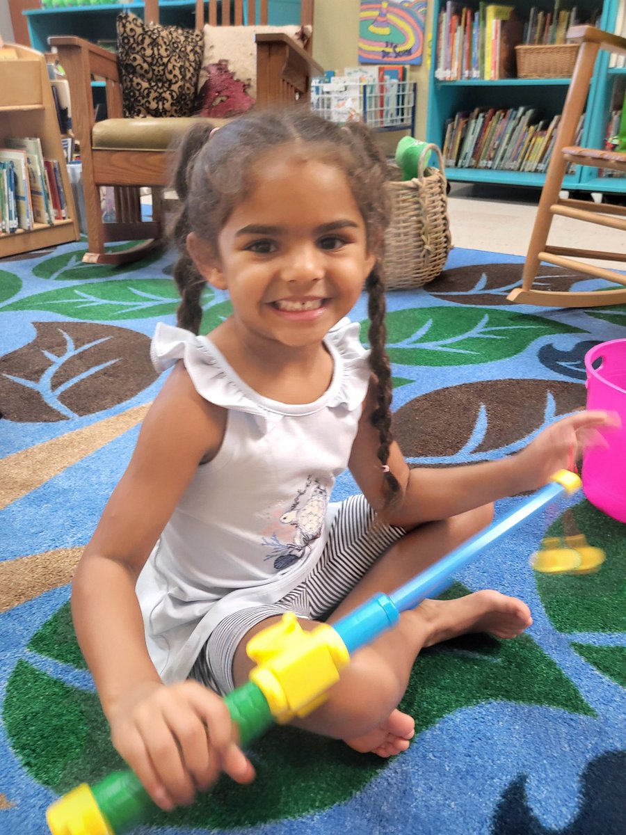 RCPS_EarlyLearn's tweet image. Tutoring with Mrs. Lindley #prek #backtoschool 
#letterrecognition #letters #lettersounds #dph #pat