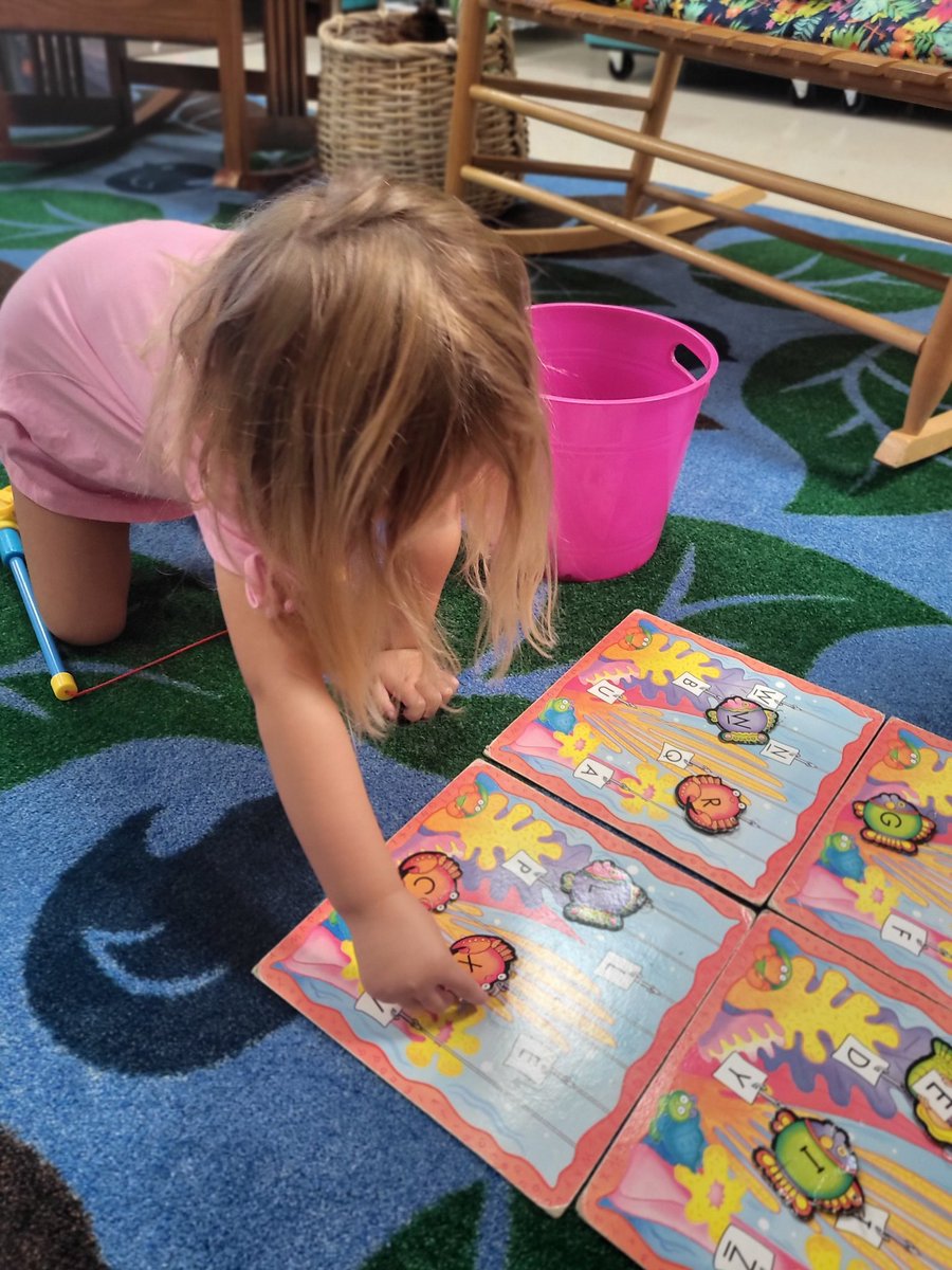 RCPS_EarlyLearn's tweet image. Tutoring with Mrs. Lindley #prek #backtoschool 
#letterrecognition #letters #lettersounds #dph #pat