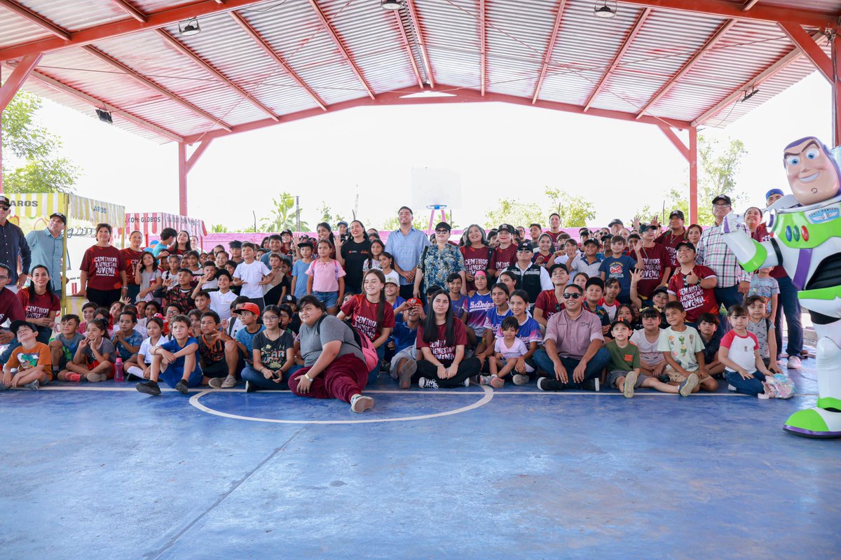 AlfonsoDurazo's tweet photo. ¡Unas vacaciones inigualables! 🙌☀️ 

Concluimos con éxito la segunda edición de verano de los Centros de Bienestar Juvenil con la participación de más de 15 mil niñas, niños y jóvenes en 60 sedes alrededor del estado. 

Seguiremos impulsando el acceso a más espacios de esparcimiento social gratuitos para nuestras juventudes. 🤝