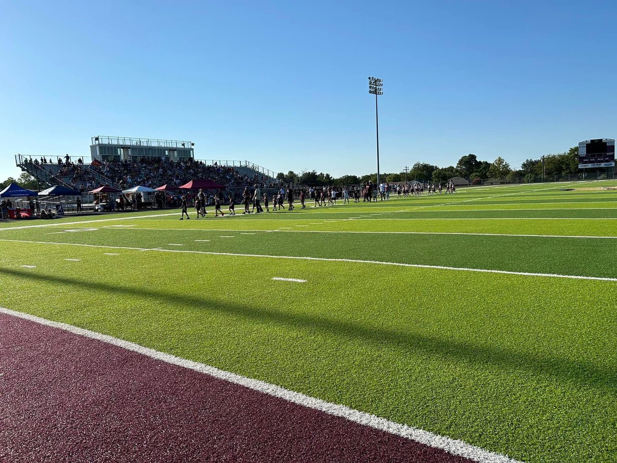 Coach_Fagan30's tweet photo. Man this place is something else!!! The pride we take in our kids around here is unmatched! The Fagan family is Proud to call The Boro, HOME!!! @WISDBearcats @BoroTuffFB #BOROTUFF #IGYSIX #10gtm #Team113 #blessed https://t.co/1I4MCfQeIk