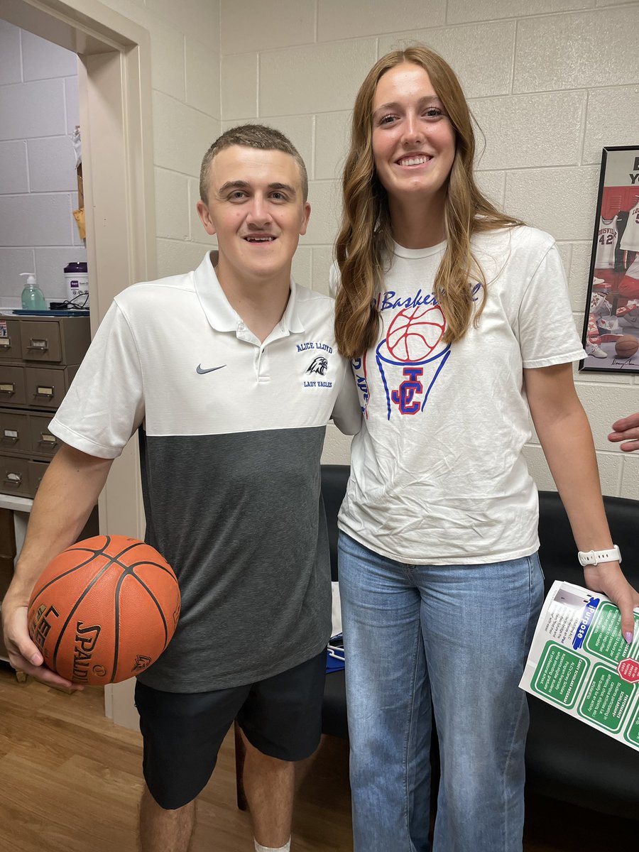 Thank you so much, Coach Mills and Coach Proffitt for having me on campus today. I really enjoyed the tour and meeting everyone. I’m honored to be offered an opportunity to be an Eagle!💙🖤 #GoEagles <a href="/ALCWBB/">Alice Lloyd College Women’s Basketball</a>