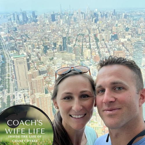 CoachsWifeLife1's tweet photo. 🎙New Episode!!🎙

Chaney Dykes (@chaney_lynn), wife of @Yankees Assistant Hitting Coach @CaseyDykes joins @KristenEargle to kick off year SEVEN of the podcast and takes us behind the scenes into that MLB life!!!

📺 Watch on YouTube: https://t.co/UO5l3EiBRE
🎧 Listen on Apple Podcasts: https://t.co/UThh2e7Jv6
🎧 Listen on Spotify: https://t.co/bcDJVjYOLa
📩 Sign up for the free newsletter: https://t.co/tQ5MY4HJCi
👉 Presented by @D1Relocation and @RulerofHopeOrg