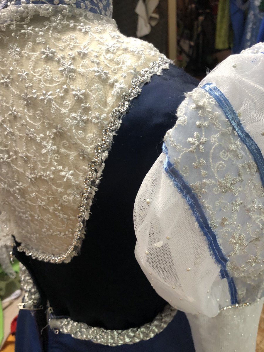 teapotmom's tweet image. Finished an Elizabethan/Tudor gown, for “Romeo and Juliet”. Made out of three old prom dresses, cut up and put back together. For Lake Zurich High School, goes up in February. #sewingproject #highschoolcostumer