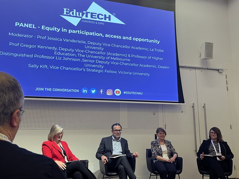KiftSally's tweet photo. Great 2 b @EduTECH_AU #EduTECHAU
👇Fab rapid fire Panel
#OzHE Online equity in light of #UnisAccord
->@latrobenews @JessVanderlelie
->@Deakin @DrLizzieJ
->@UniMelb Gregor Kennedy
->Moi
❓Student choice & decision making
❓Flexibility
❓Belonging
🙏Pic credit @UniMelb @katevideo https://t.co/JA05FXlvMN