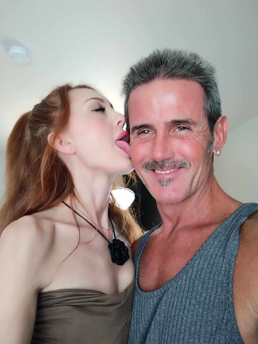 Fun time today shooting content with the awesome Kendra Cole. https://t.co/d24z3XvJUy