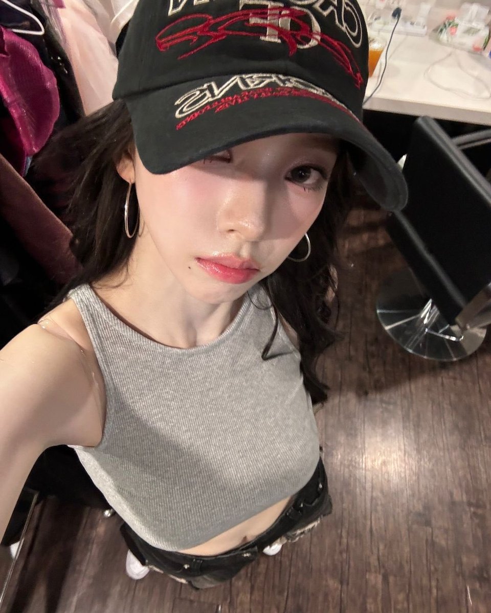 kennzlay's tweet image. ⠀⠀⠀⠀⠀⠀
⠀⠀
                           I hate school

⠀⠀⠀