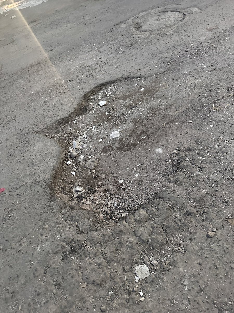 XitlaliRgz's tweet photo. @canal10durango buenas noches, para hacer el reporte del pésimo estando en el que está la calle Playa Guaymas en el Fracc. Canelas https://t.co/EtHITOpkjb