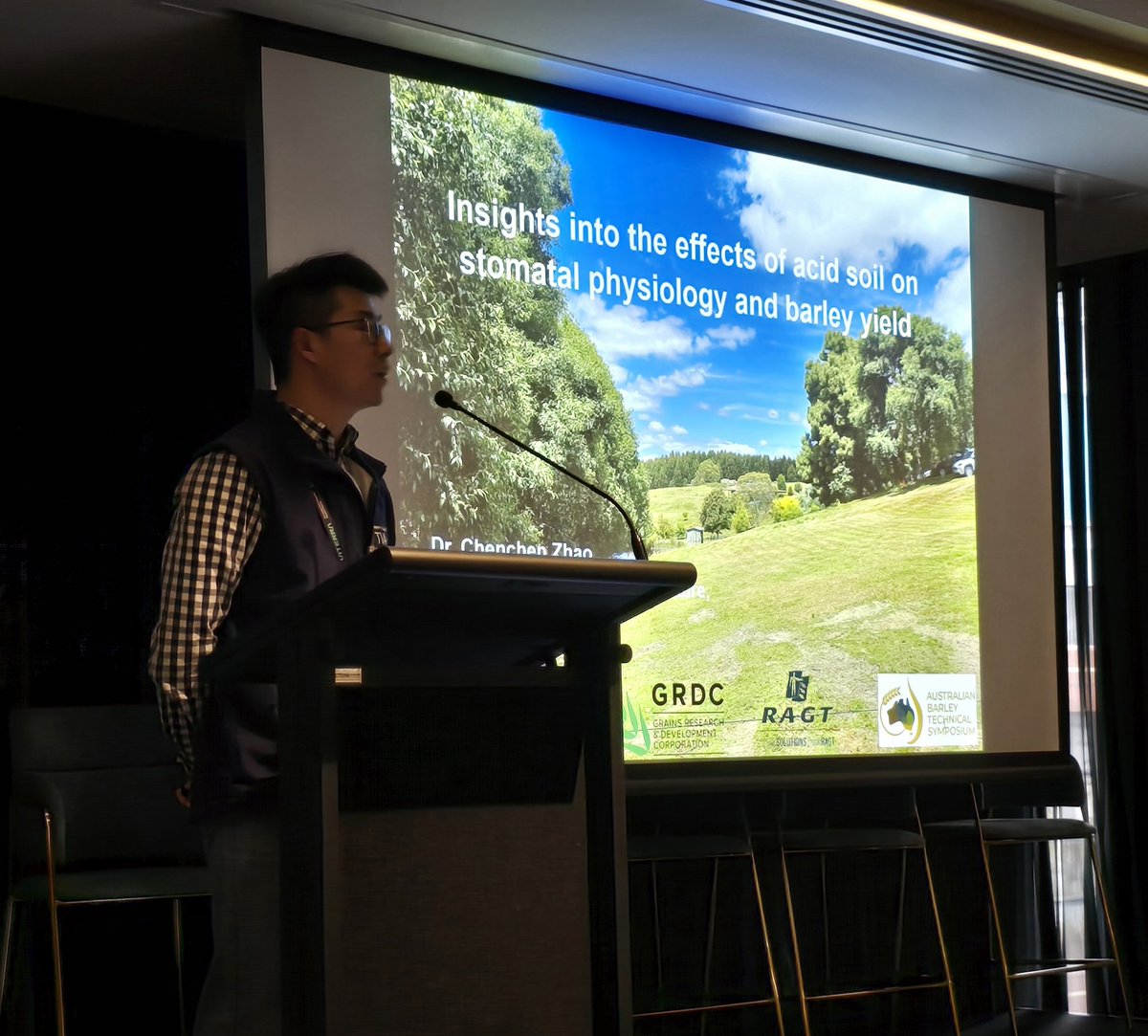 abts2024 (@abts_2024) on Twitter photo Dr Chenchen Zhao <a href="/UTAS_/">University of Tasmania</a> sharing Insights into the effects of acid soil on stomatal physiology and barley yield
#ABTS2024 #barley <a href="/RAGTAU/">RAGT - Australia</a> Dr Chenchen Zhao <a href="/UTAS_/">University of Tasmania</a> sharing Insights into the effects of acid soil on stomatal physiology and barley yield
#ABTS2024 #barley <a href="/RAGTAU/">RAGT - Australia</a>
