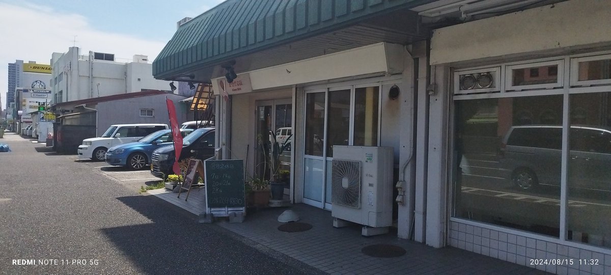 kenchi1108's tweet photo. Okachan率いるハマインズ一同は、Poronさんへ!!
ケーキを安定の爆買い!!笑笑
お釣りが半端ないー(泣)(泣)
#Poron
#静岡大好き名古屋っ子 https://t.co/K6XzUs2L52